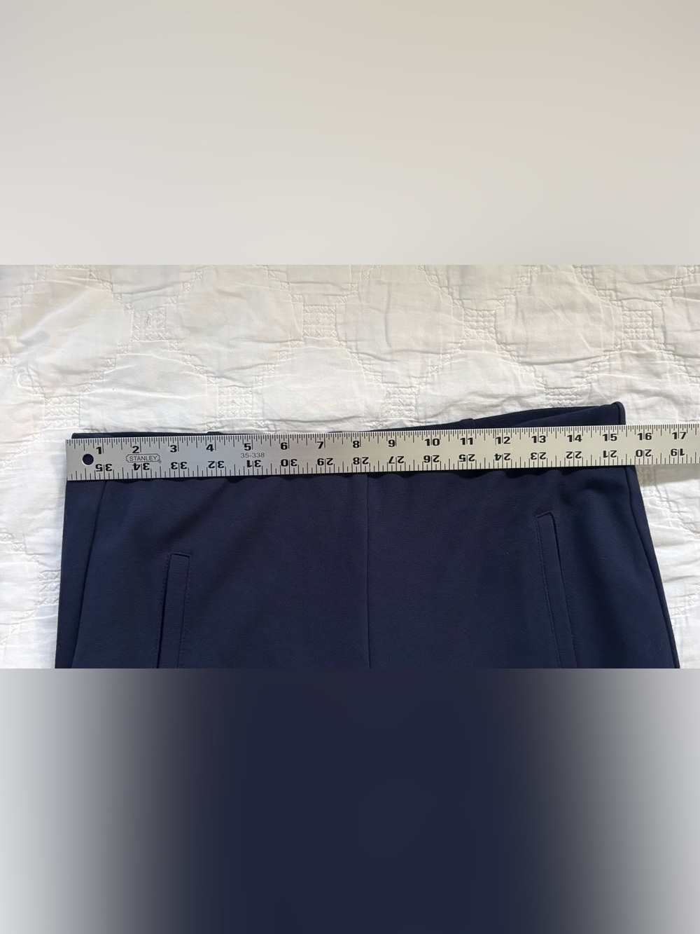 Chico's Navy Blue Ankle Pants Size 0.5 US/4 Small Pull-On Stretch Office Casual - Picture 3 of 9